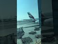 علي متن الخطوط الجوية الاماراتيه