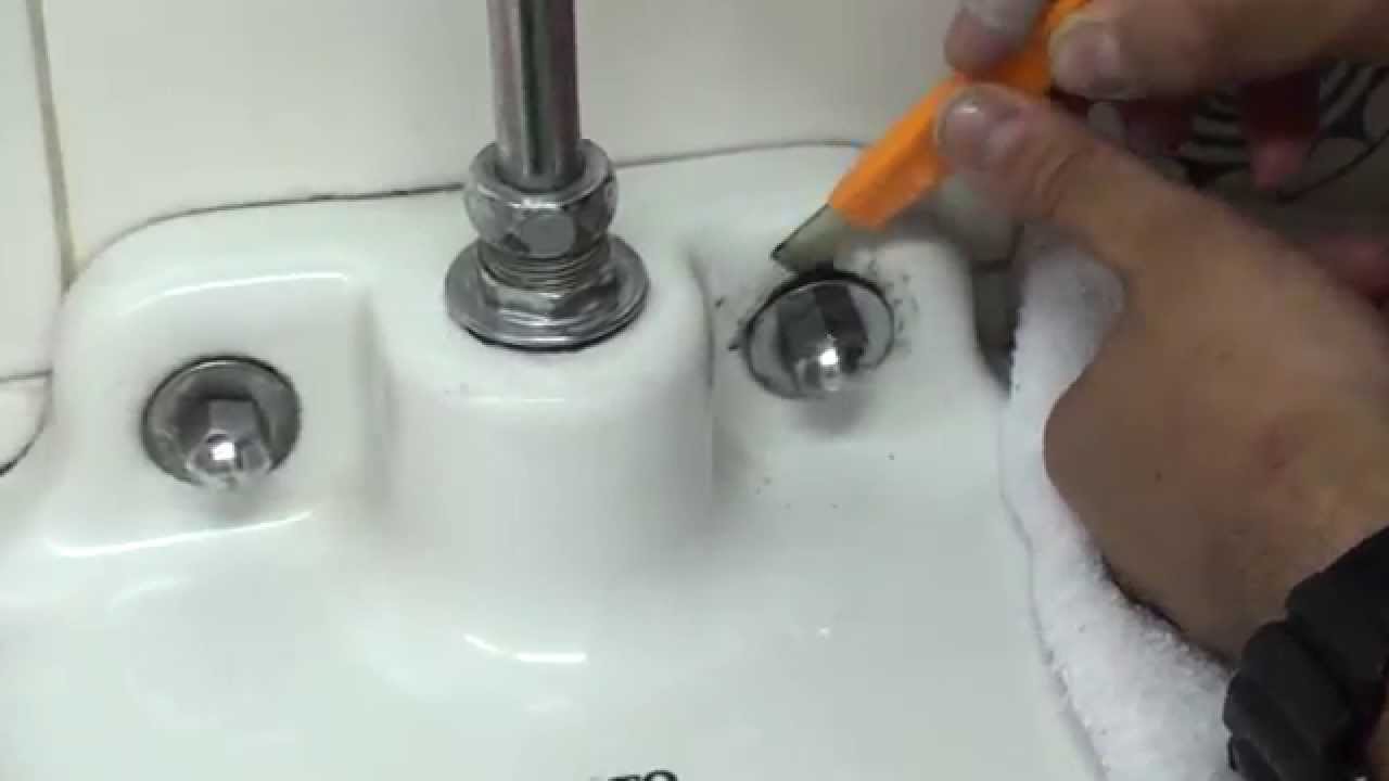 便器や洗面台についた黒い水垢を取る方法 Youtube