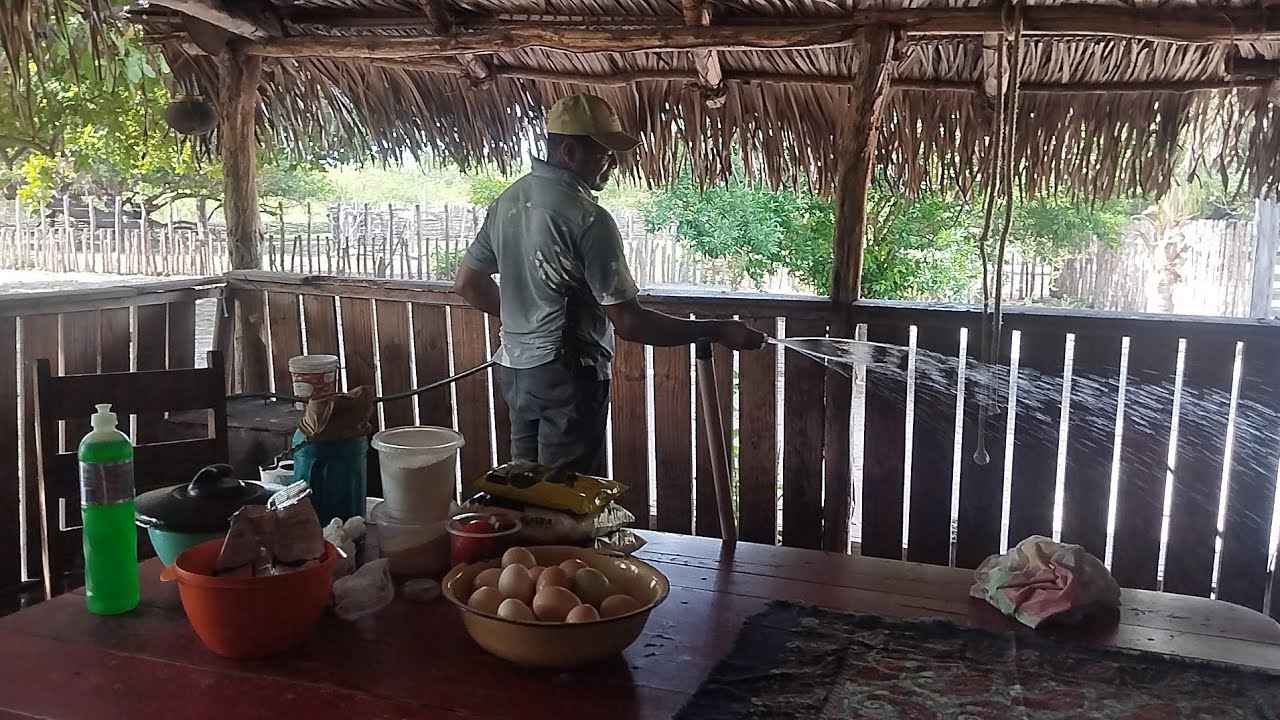 INDO PRA CASINHA DA ROÇA FAZER LIMPEZA E PREPARANDO ALMOÇO.