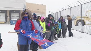 Bills fans brave the cold to send team off to Jacksonville