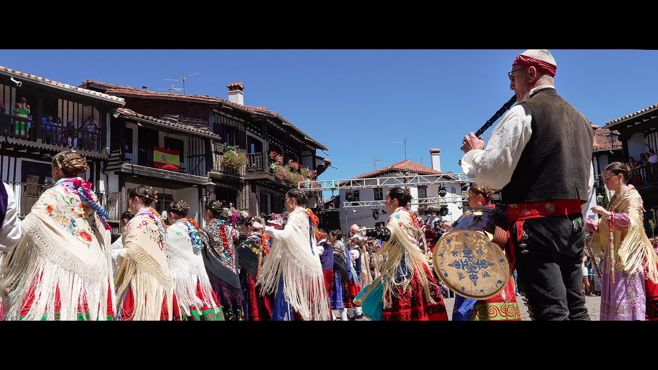 LA ALBERCA en FIESTAS. Bailes folklóricos durante el ofertorio