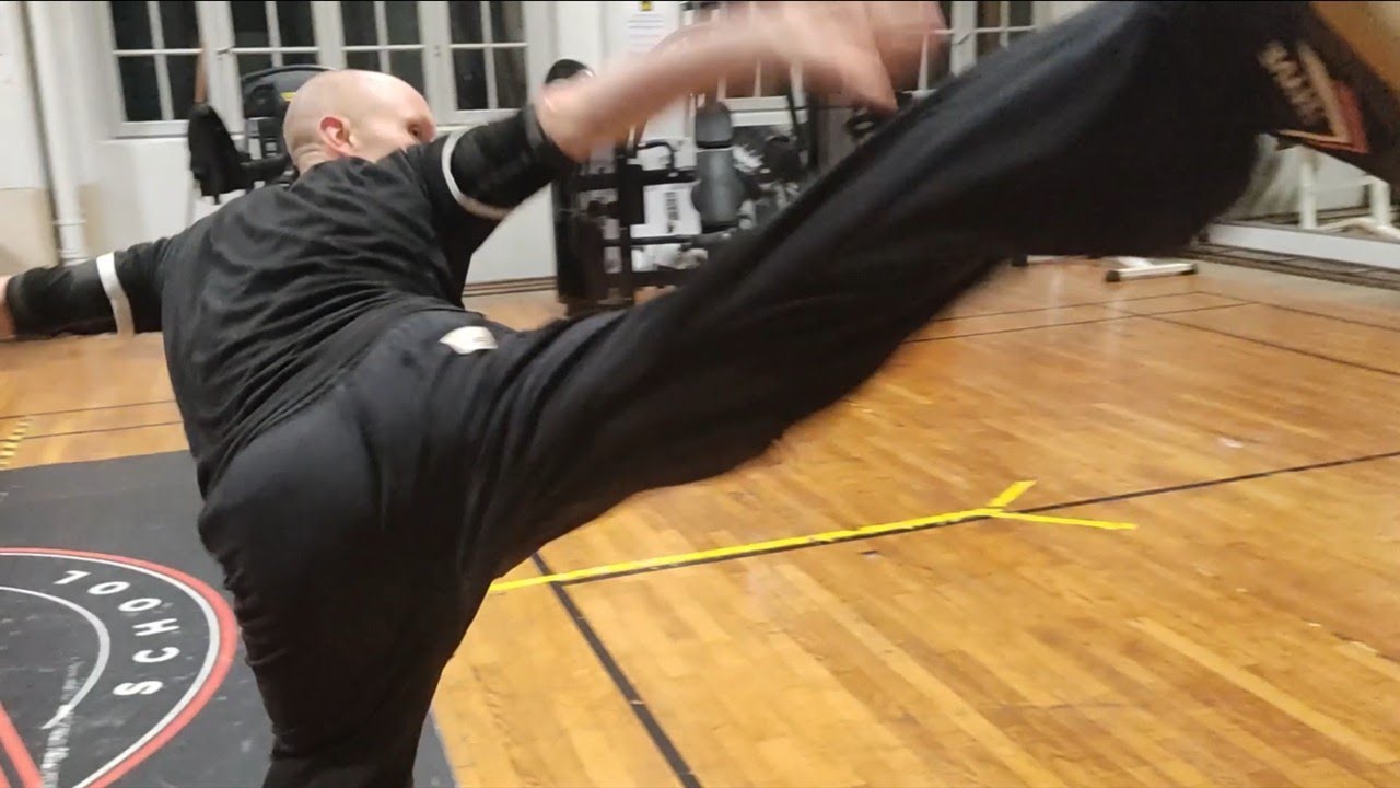 Kung Fu shaolin liuhemen, zimu lianhuan quan, 4e forme mains nues (à Paris, République)