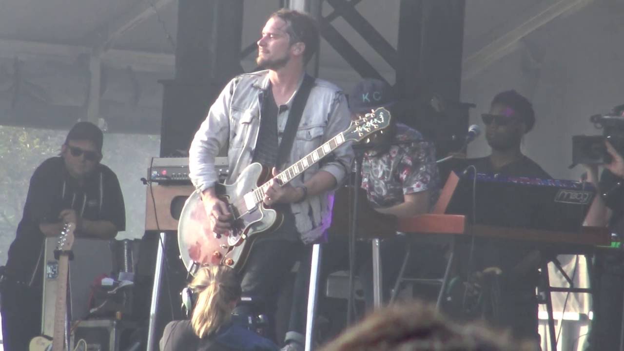Silversun Pickups - Lazy Eye (Solo) - Lollapalooza 2016 - YouTube