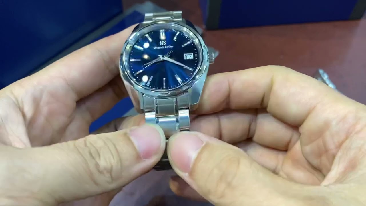 Quarzt cũng ngon/chát] Grand Seiko SBGV239 Blue vs SBGV005 Champagne  #jawatch zalo 0986892959 - YouTube