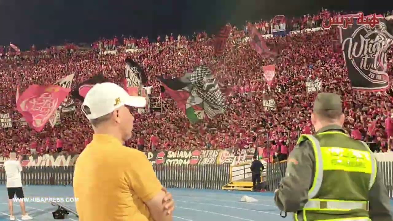 جماهير الوداد الرياضي تخلق الحدث بمركب محمد الخامس في مواجهة الكوكب المراكشي 