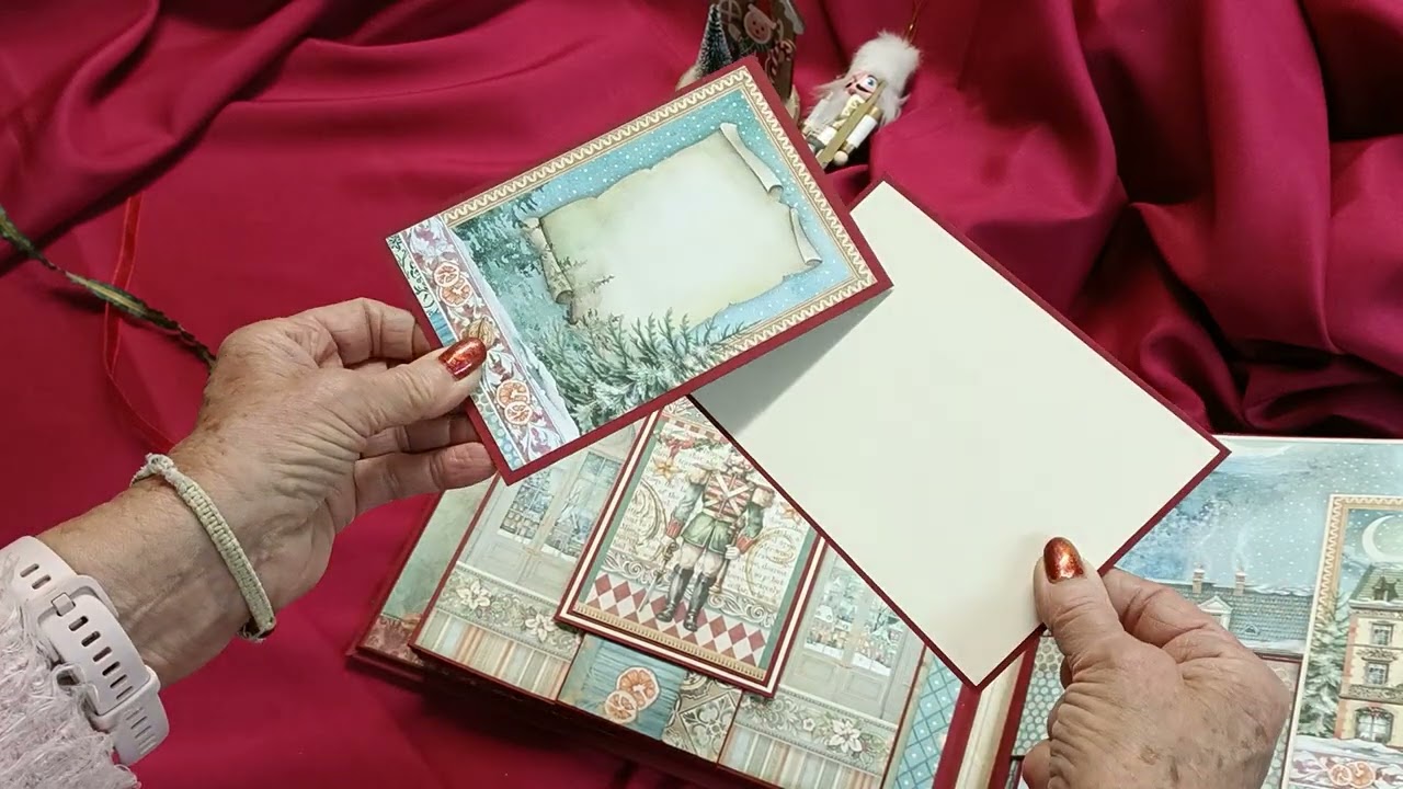 Mini-album avec la magnifique collection The Nutcracker de Stamperia