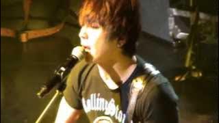 120922 CNBlue In London Concert - Still In Love Close Up Fancam