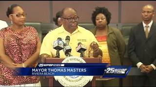 Riviera Beach leaders demand changes to apartment building