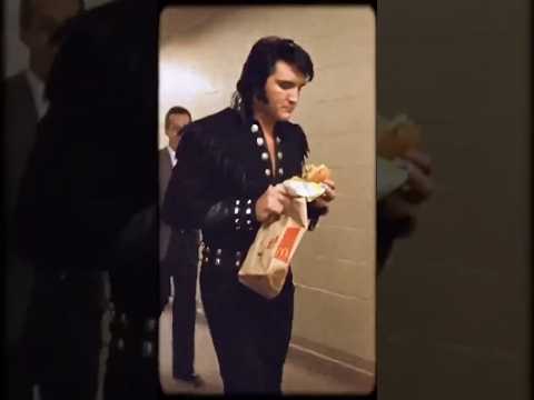 Elvis Presley Backstage Eating McDonald’s 🍔👑 | AI Recreates the Moment