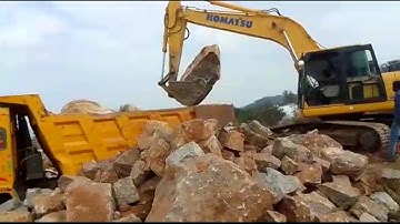 Komatsu mashine tipper Loading Excavator poclain mashine pathar Loading  amazing viral video