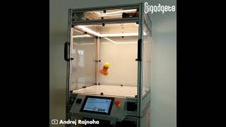 The movement of this cable-driven parallel robot is interesting to watch.