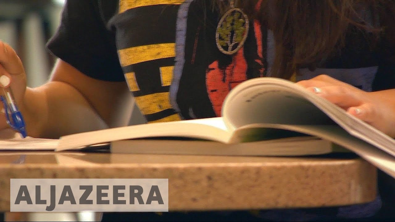 🇵🇷 طلاب بورتوريكو النازحون يتأقلمون مع مدارس البر الرئيسي