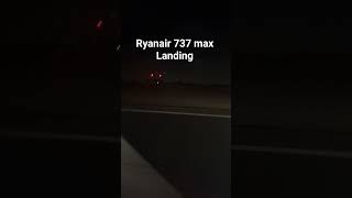Ryanair 737 max landing at luton