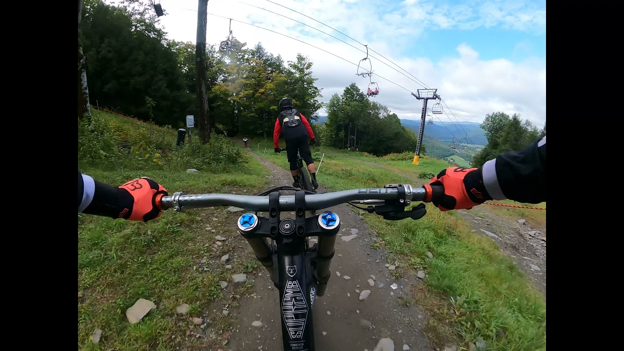 Sleeping Jake's Trail in Thunder Mountain | Blue Level Course | Commencal Supreme DH | Downhill MTB