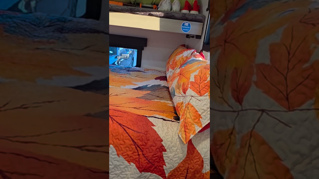 Жизнь в автодоме: Мне 53 года, и я живу в своем уютном 6-метровом автодоме! (Как я комфортно сплю)