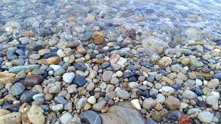 Water & Pebbles Texture — Pebble Shore | 4K Gentle Breeze Ambient