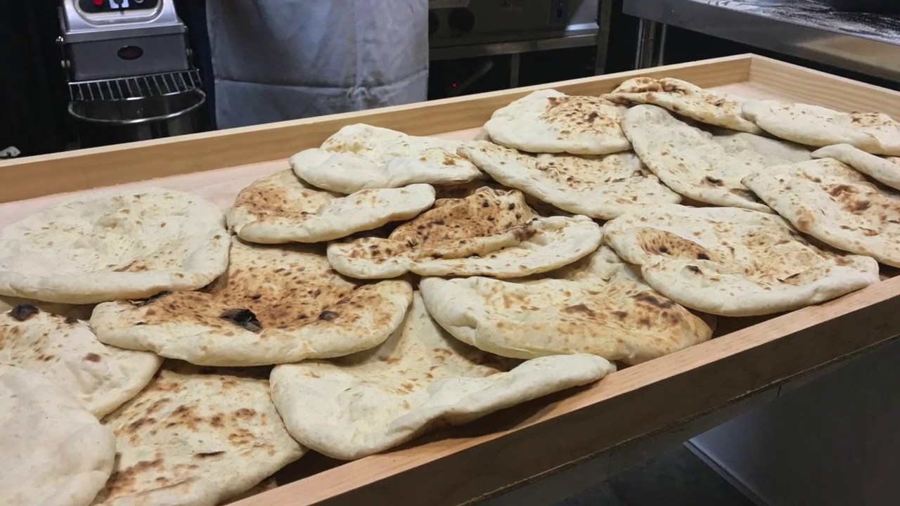 Make 6 Naans per Minute! Naan Bread with Rotary Pita Oven No Skills