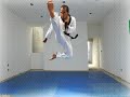 Patadas voladoras o con salto de TAEKWONDO