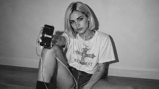 Download lagu Aura Vane - Not Okay... But I’m Fine // Darkwave, Post Punk