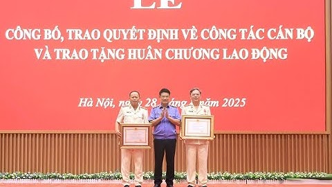 VKSND tối cao công bố, trao quyết định về công tác cán bộ và trao tặng Huân chương Lao động
