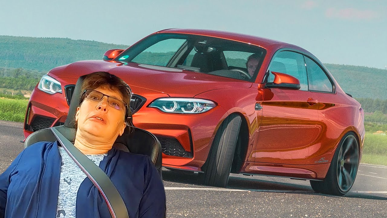 MA MÈRE RÉAGIT À LA M2 COMPÉTITION ELLE PANIQUE !! (JE DRIFT 🤢)