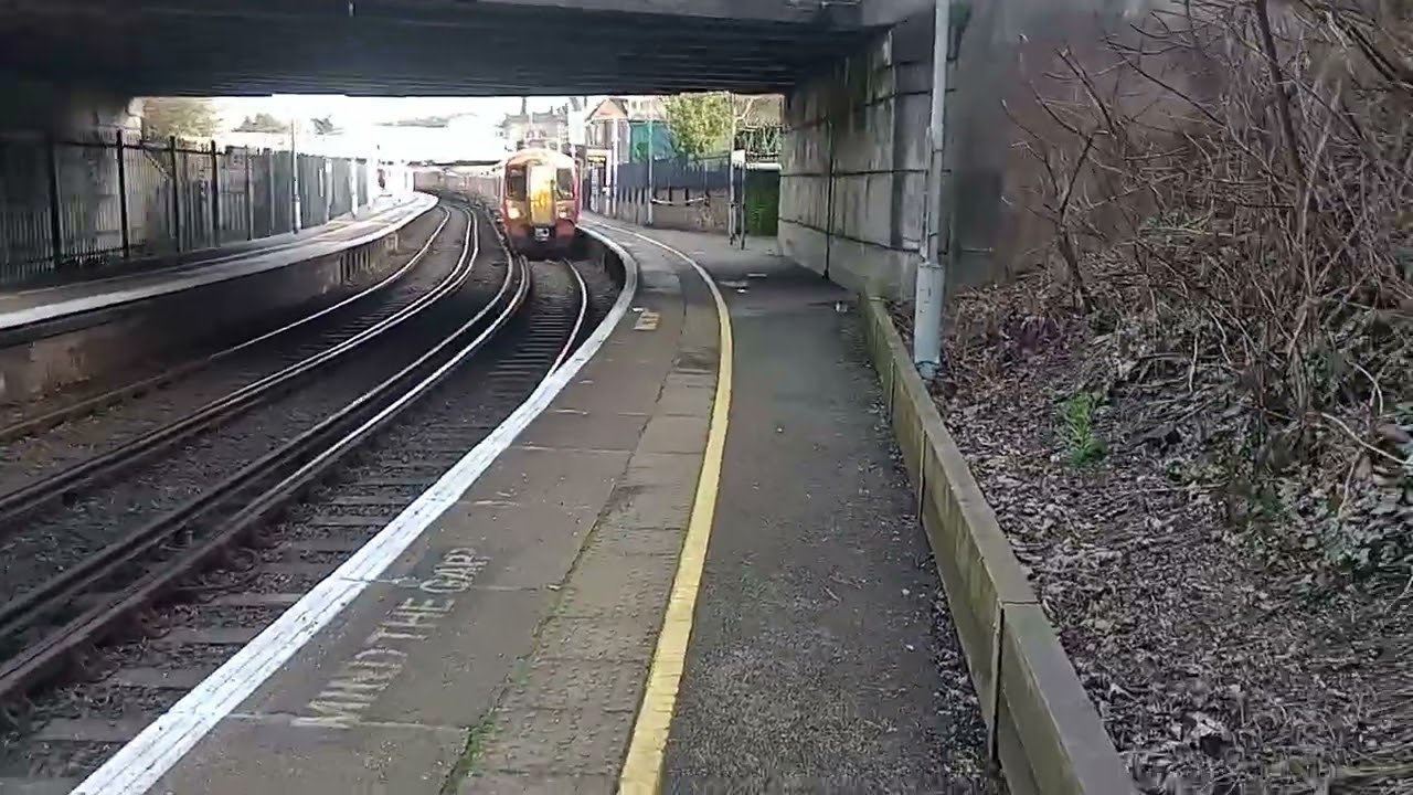 # 387222 and 387214 on the 16:25 to London Victoria from Ore Via Eastbourne #