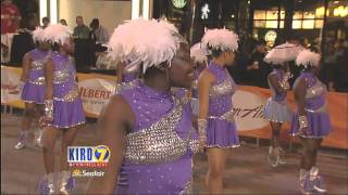 Dolls Drill Team and Tulalip Casino Float. - 2010 Alaska Airlines Torchlight Parade at Seafair
