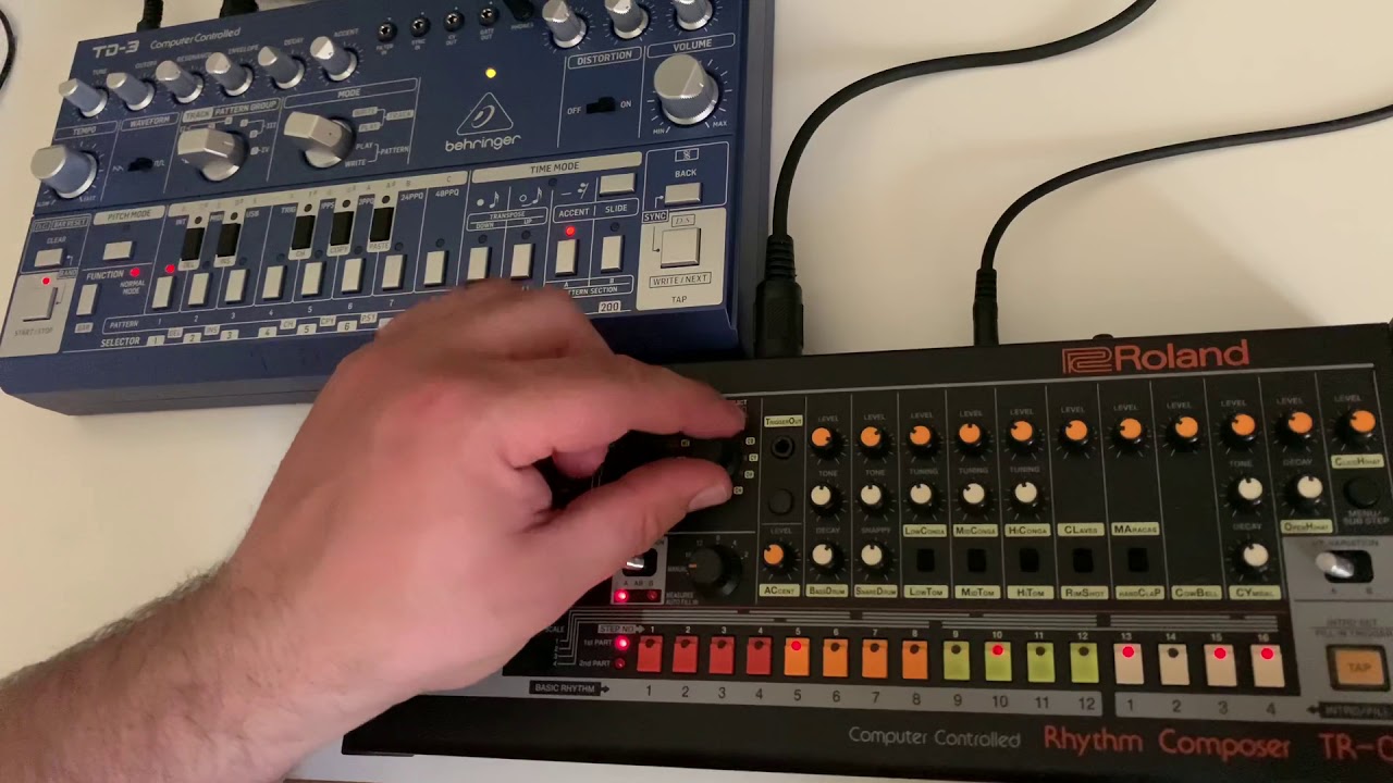 Behringer TD3 & Roland TR 08 - Acid Techno Session Jam 