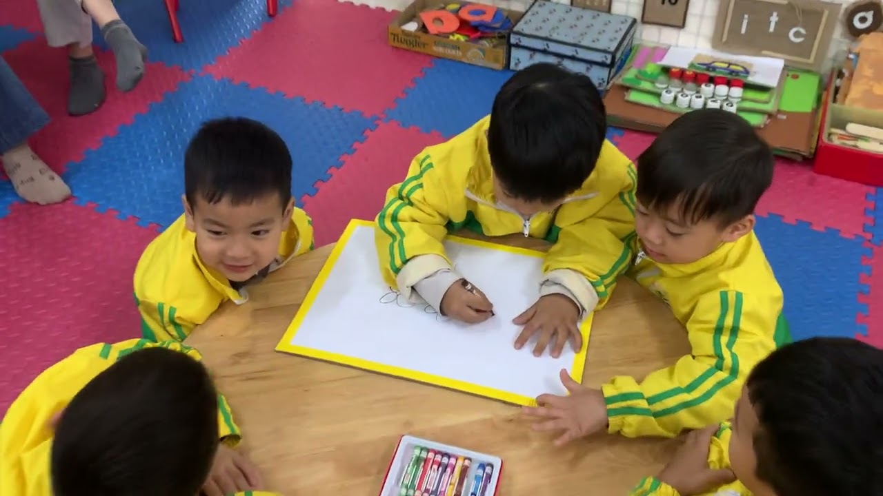 Làm tranh hoa từ các nguyên vật liệu khác nhau (STEAM-EDP)Lớp 4TA1- MN Hoà Sơn/GV: Nguyễn Thị Chính/