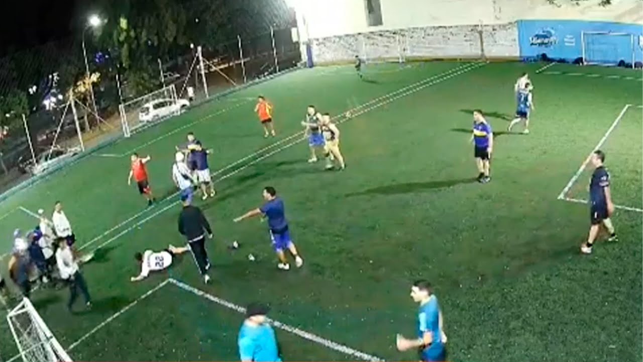 BARRAS Y POLICÍAS, A LOS TIROS: Invadieron una canchita porque les molestó un shorcito del rival