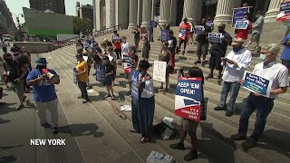 NYC postal workers stage protest against cutbacks