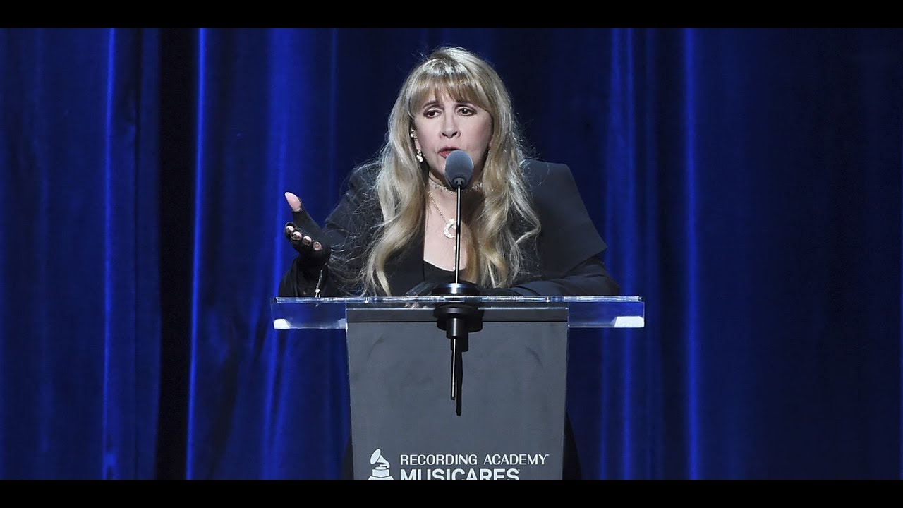 Stevie Nicks tearfully remembers Tom Petty: 'My heart will never get over this'