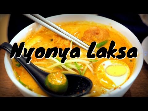 Our favorite Malaysian Food in Kuala Lumpur, Malaysia eating Peranakan cuisine (Nyonya Laksa 叻沙 喇沙)