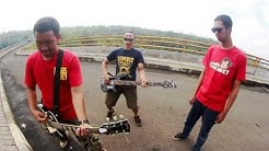 Zombie Wears Bikini - Kita Bersama (New Single) (UNOFFICIAL VIDEO)  - Durasi: 3:53. 