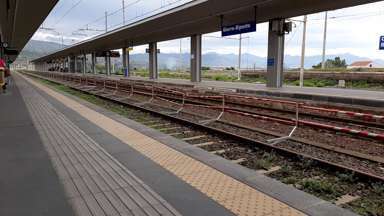 Intercity (722-1528) Siracusa-Roma Termini con le nuove E464