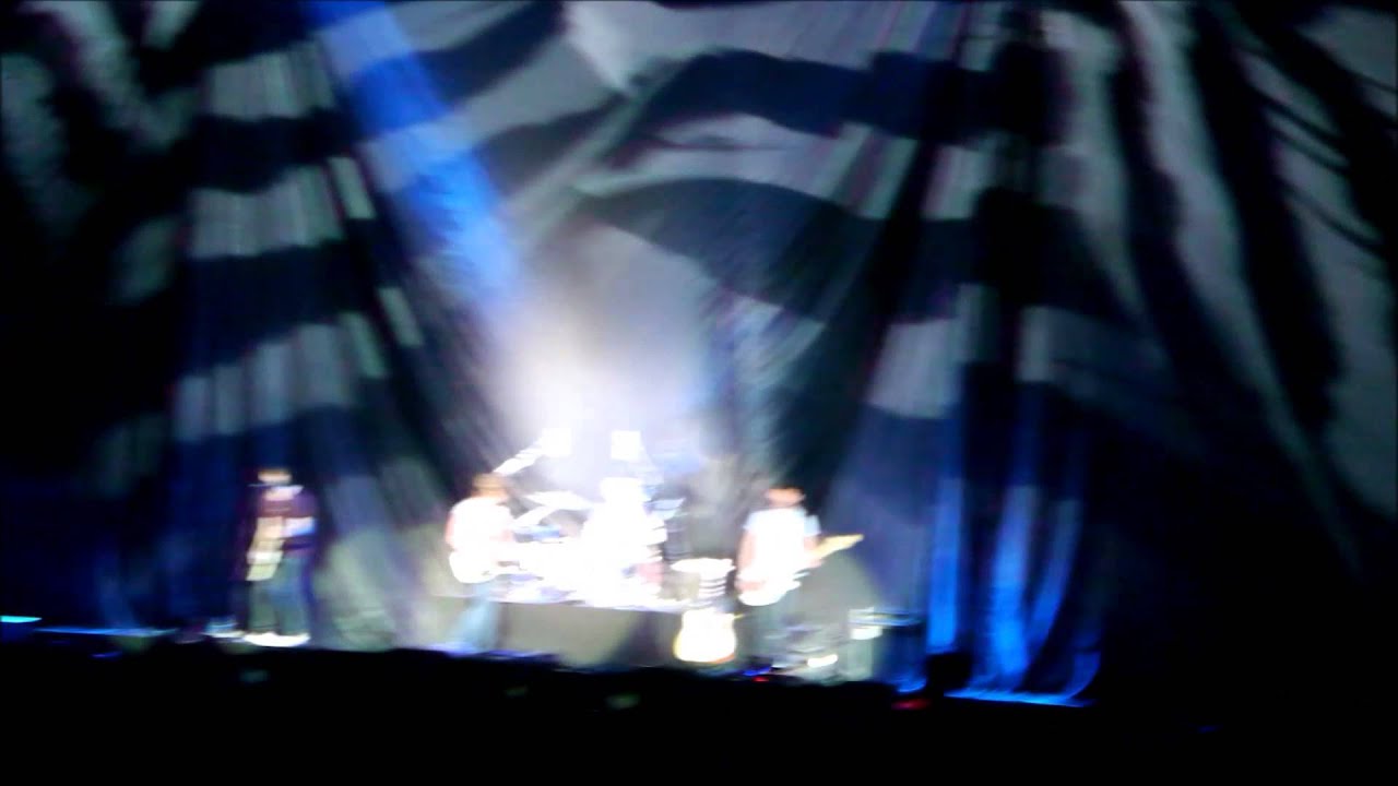 5 Seconds of Summer - Heartbreak Girl (London 23/02/13)