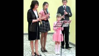 Колыбельная для Умки. Lullaby for a little polar bear. Khrobystov family recorder group