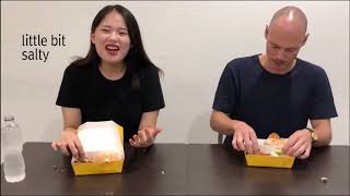 Reaksi Gokil Orang Asing Makan Ayam Geprek Level 10