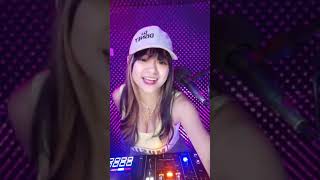 DJ DIESNY R QUEEN  MELAYANG SANTUY TERBARU MENUJU AKHIR TAHUN 2020  FULL BASS