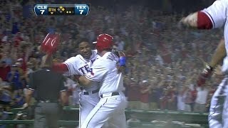 Hamilton delivers a walk-off hit in the 11th