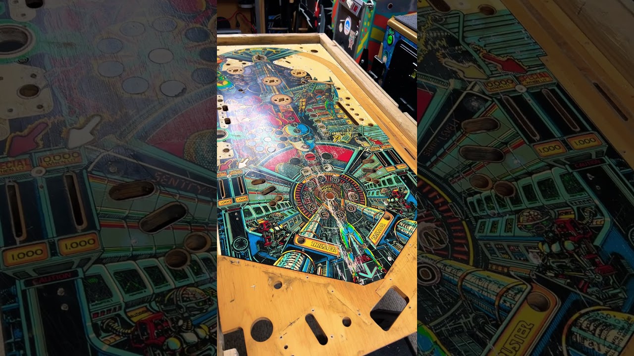 Деталь освещения игровой площадки Bally Zenon №1. Ремонт пинбола 