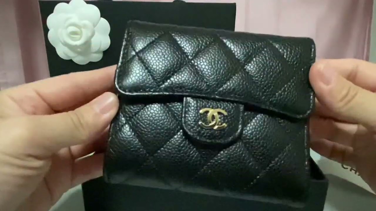 CHANEL✨キャビアスキン✨セブルガ✨シルバーホワイト✨二つ折り財布