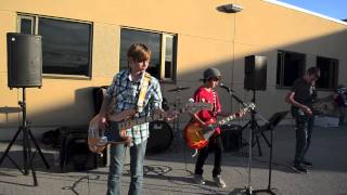 Video thumbnail of "Rocking in the Free World - Neil Young Cover"