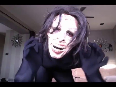 ROOM MATE GOES CRAZY PRANK (SCARY PRANK GONE RIGHT)