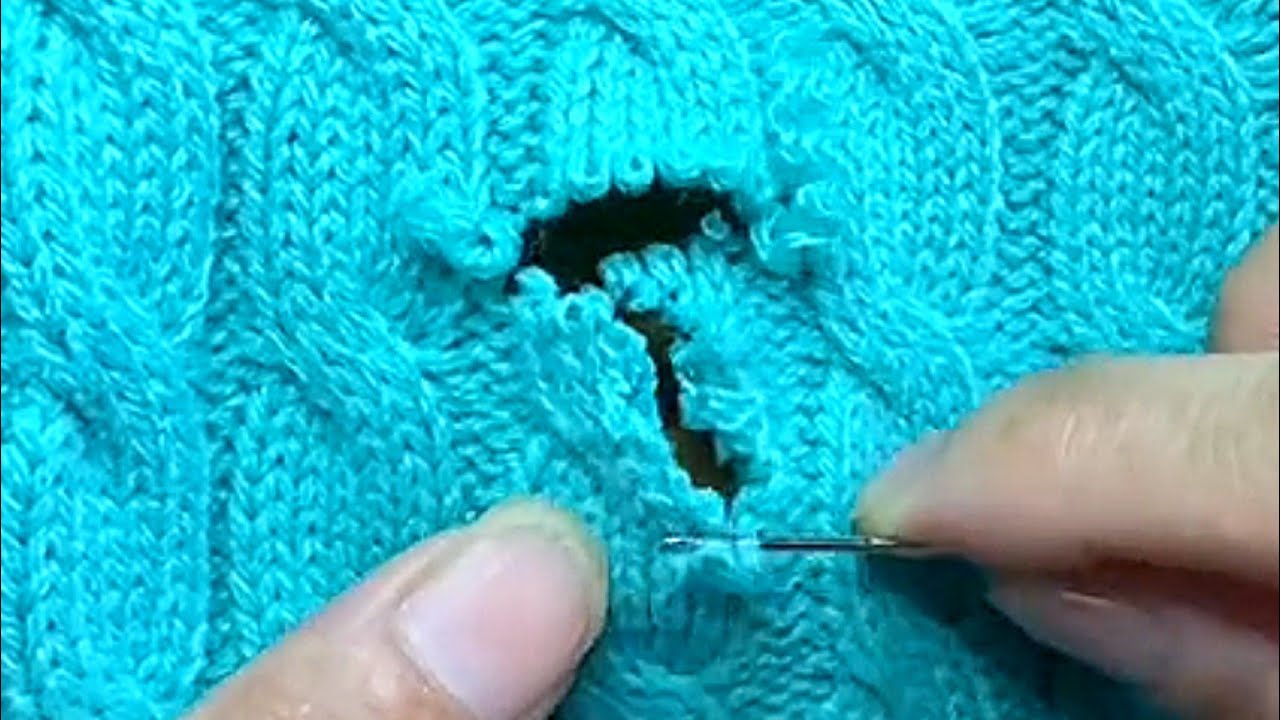How to Perfectly Repair a Hole in a Knitted Sweater Without Leaving any ...