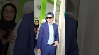 Bahagia Lihat Dari Dekat, Koh Dennis Lim