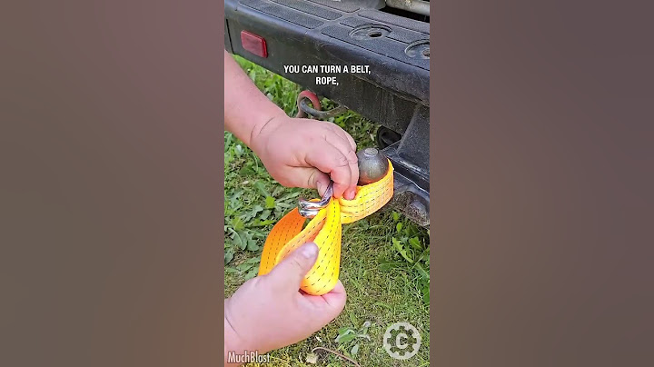 No Tow Rope? This Clever Trick Might Save You! 🚗💡