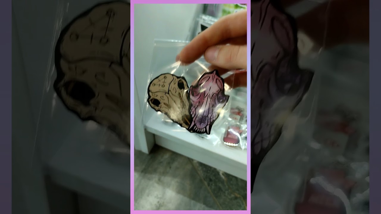 Продвигаю полочку с мерчом! 