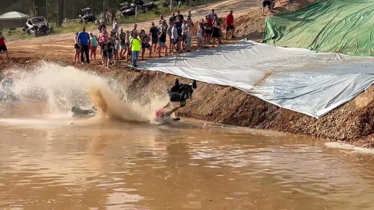 Barbie Jeep Down Hill Racing
