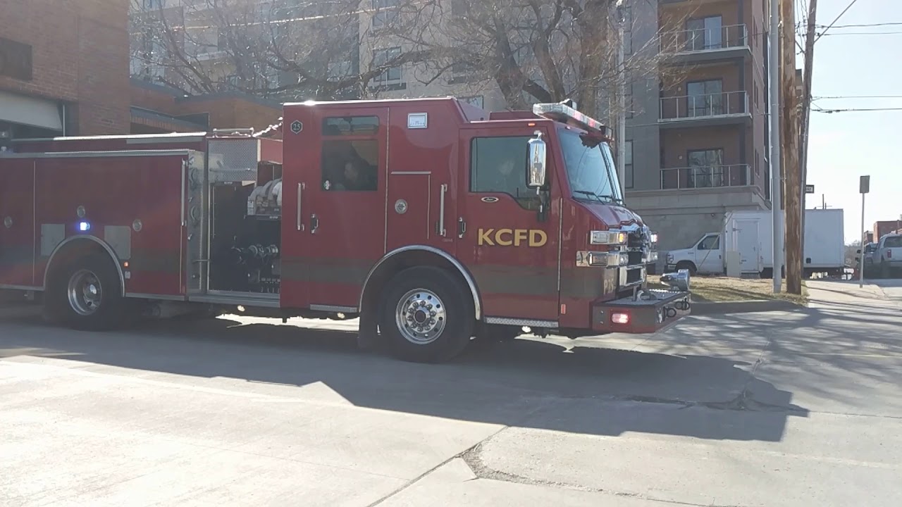 Kansas City Missouri Fire Department Pumper 25 Responding